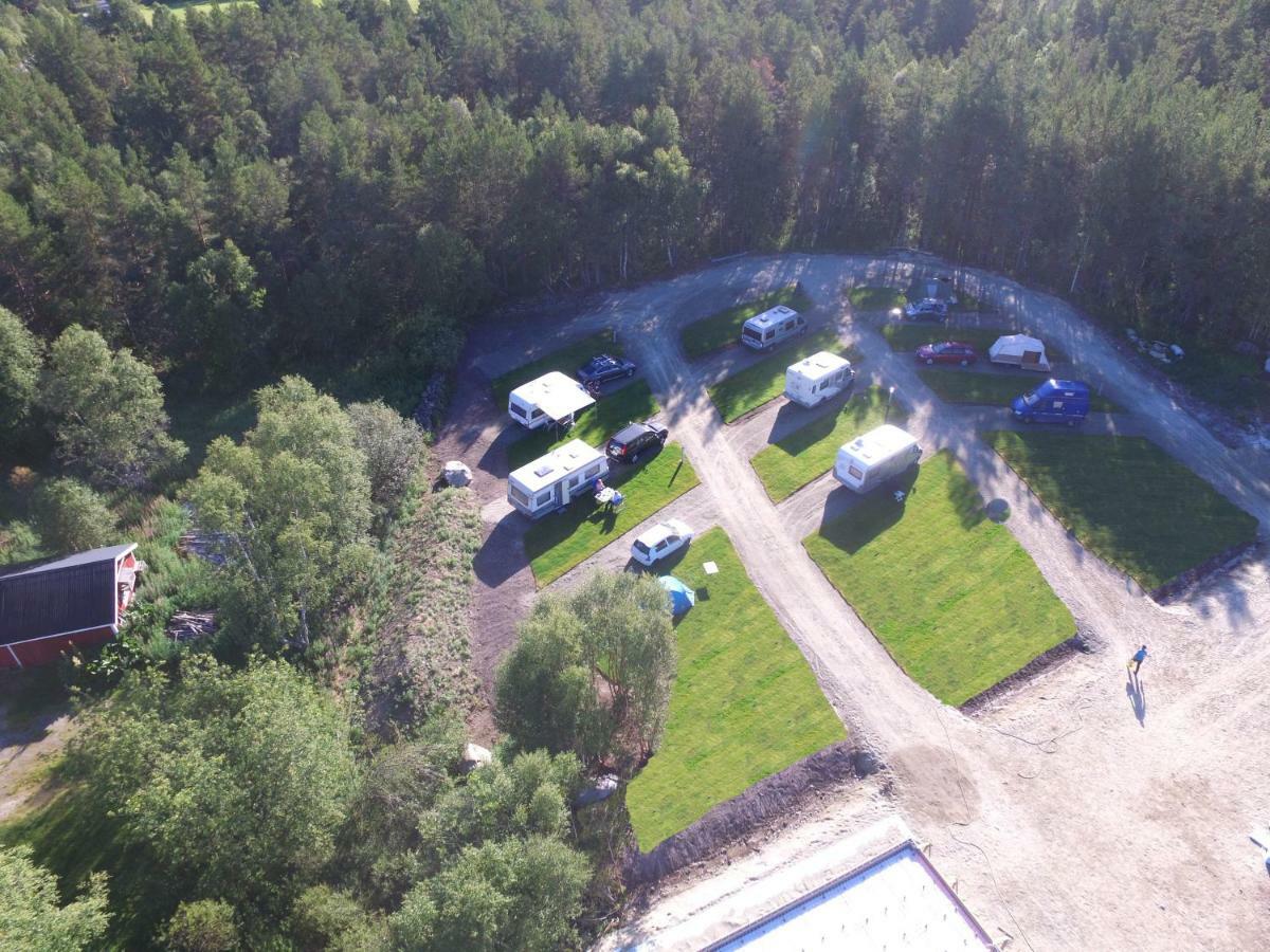 Roste Hyttetun Og Camping Os (Hedmark) Luaran gambar